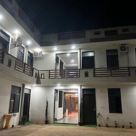 Hotel Shyam Sarover And Restaurant Ringas Buitenkant foto