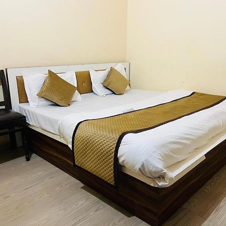 Hotel Shyam Sarover And Restaurant Ringas Buitenkant foto