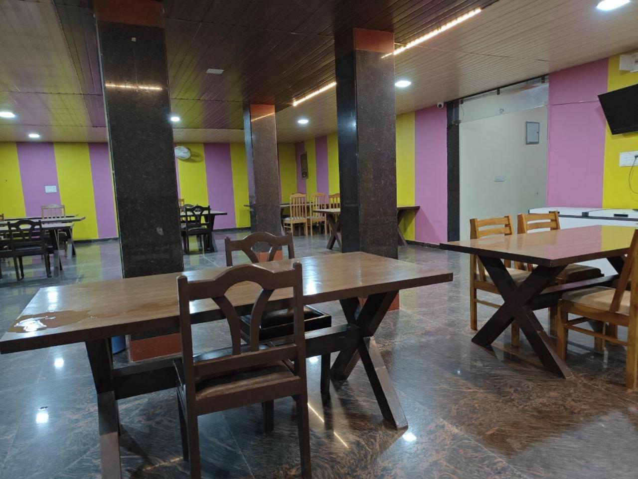 Hotel Shyam Sarover And Restaurant Ringas Buitenkant foto