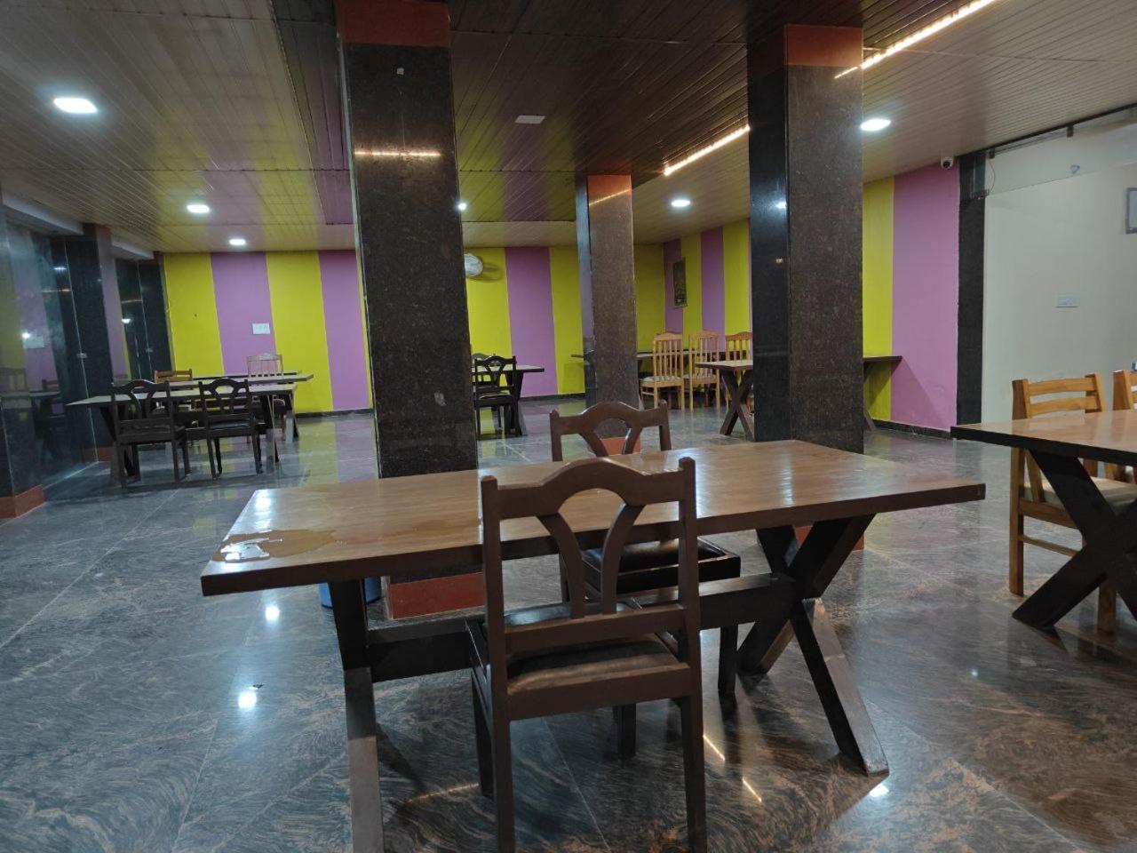 Hotel Shyam Sarover And Restaurant Ringas Buitenkant foto